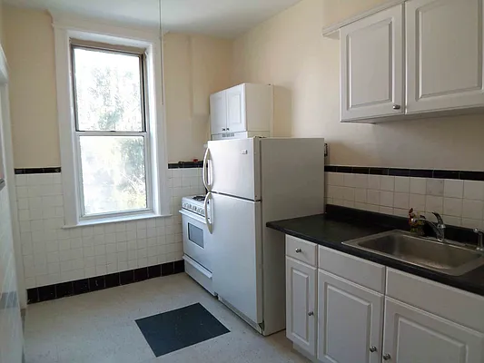 Rented by City Connections Realty | media 6