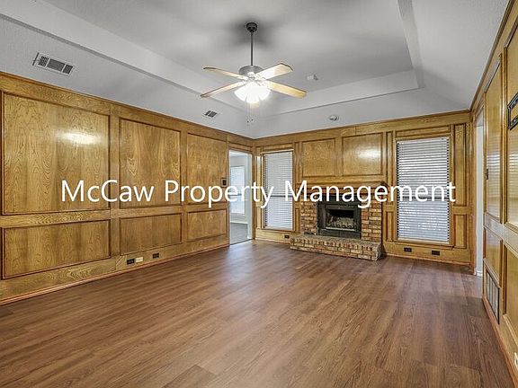 4th image of 803 Summit Dr