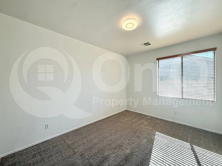 2135 E Grand Canyon Dr — Photo 18