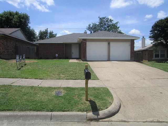 1st image of 5804 Caprock Dr