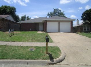 5804 Caprock Dr, Arlington, TX 76018
