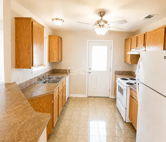 2704 Vernice Loop #A — Photo 5