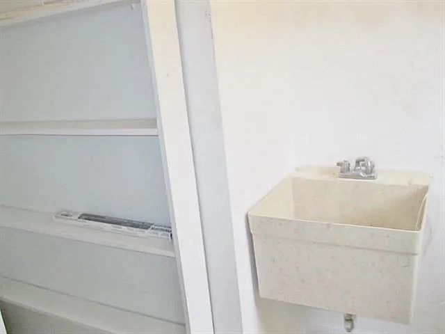 3297 Castle Dr — Photo 5
