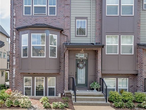 3rd image of 1355 Brooklyn Walk NE #16.6