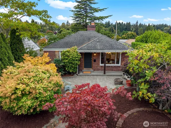 3825 33rd Avenue W, Seattle, WA 98199