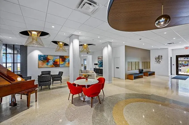 Lobby with 24/7 doorman- secured access with key fob in evenings