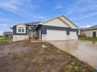 3340 N Geneva Trl, Sioux Falls, SD 57107