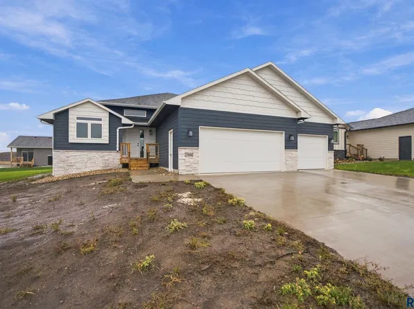 3340 N Geneva Trl, Sioux Falls, SD 57107