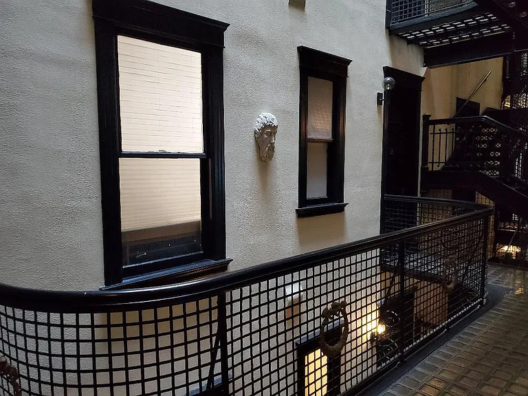 2800 N Pine Grove Ave #G — Photo 9