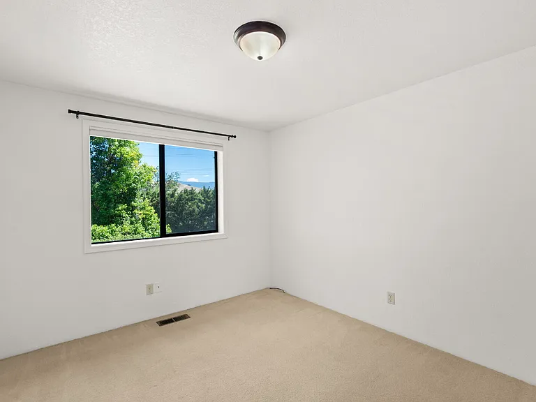 2890 Wedgewood Ln — Photo 18