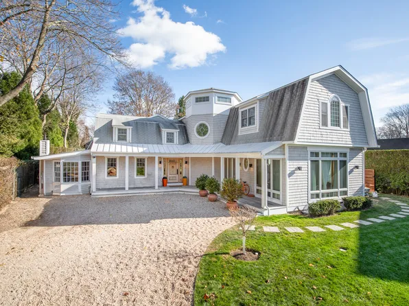 https://photos.zillowstatic.com/fp/dea000782486b73452fd52d78707dfbc-p_e.webp