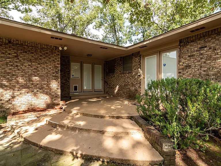 9601 Temple Dr — Photo 31