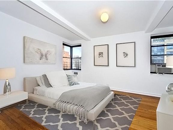 2nd image of 160 7th Ave #1108
