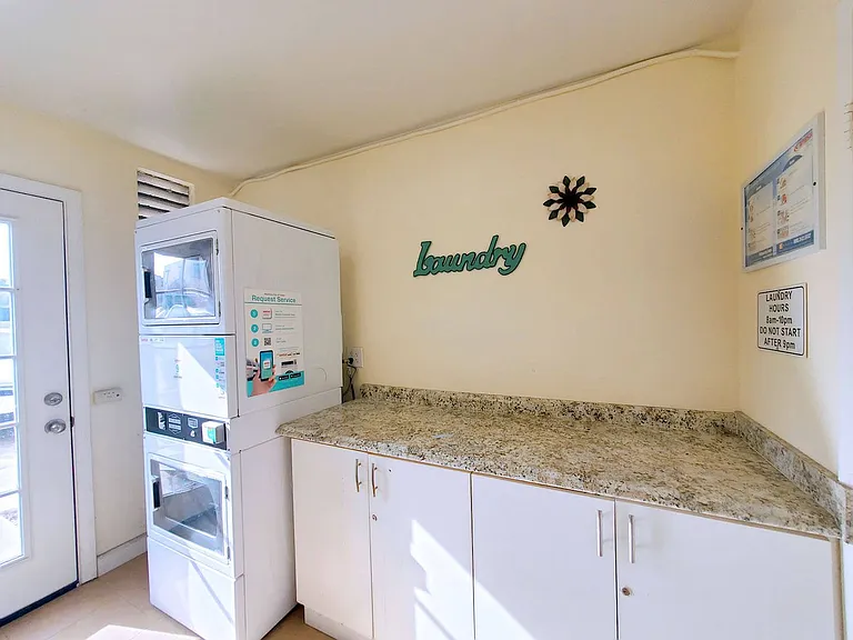Portofino Apartments — Photo 19
