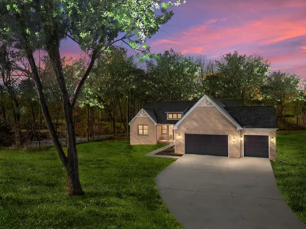 1935 Percy Ln, Highland, MI 48357