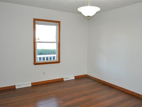 5th image of 114 Kimberly Dr