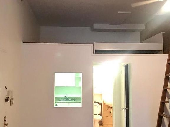3rd image of 60 W 89th St APT 1F