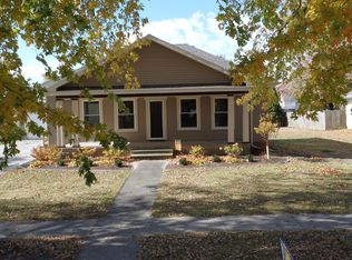 618 S Thomas St, Gilman, IL 60938