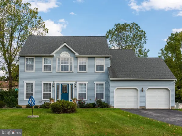 9 Elizabeth Ct, Downingtown, PA 19335