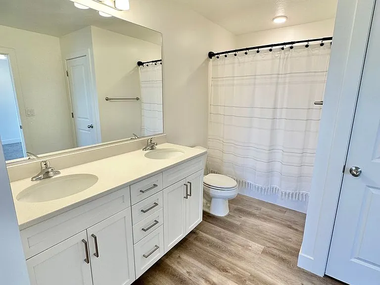 648 W Vermillion Wind Ln — Photo 23