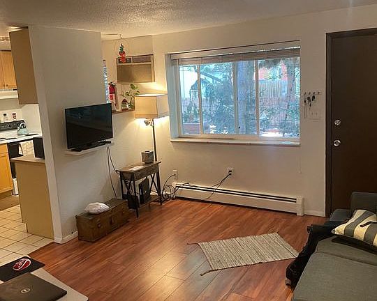 2nd image of 1349 N Race St APT 8