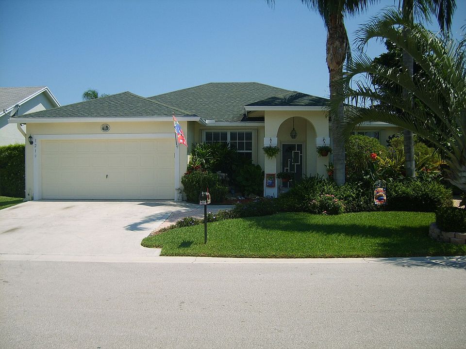 Charming 3/2 with pool/spa