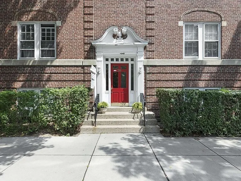 205 Mount Auburn St #2C — Photo 14