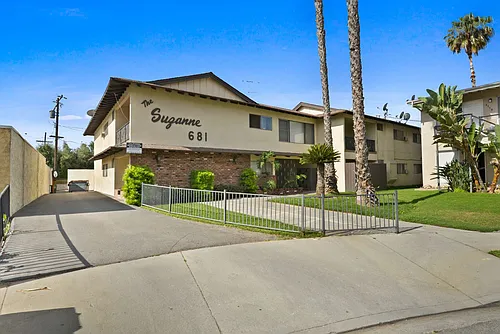 Suzanne Apartments Photo 1