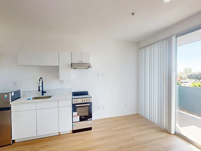 Aqua Courtyard Suites — Photo 14