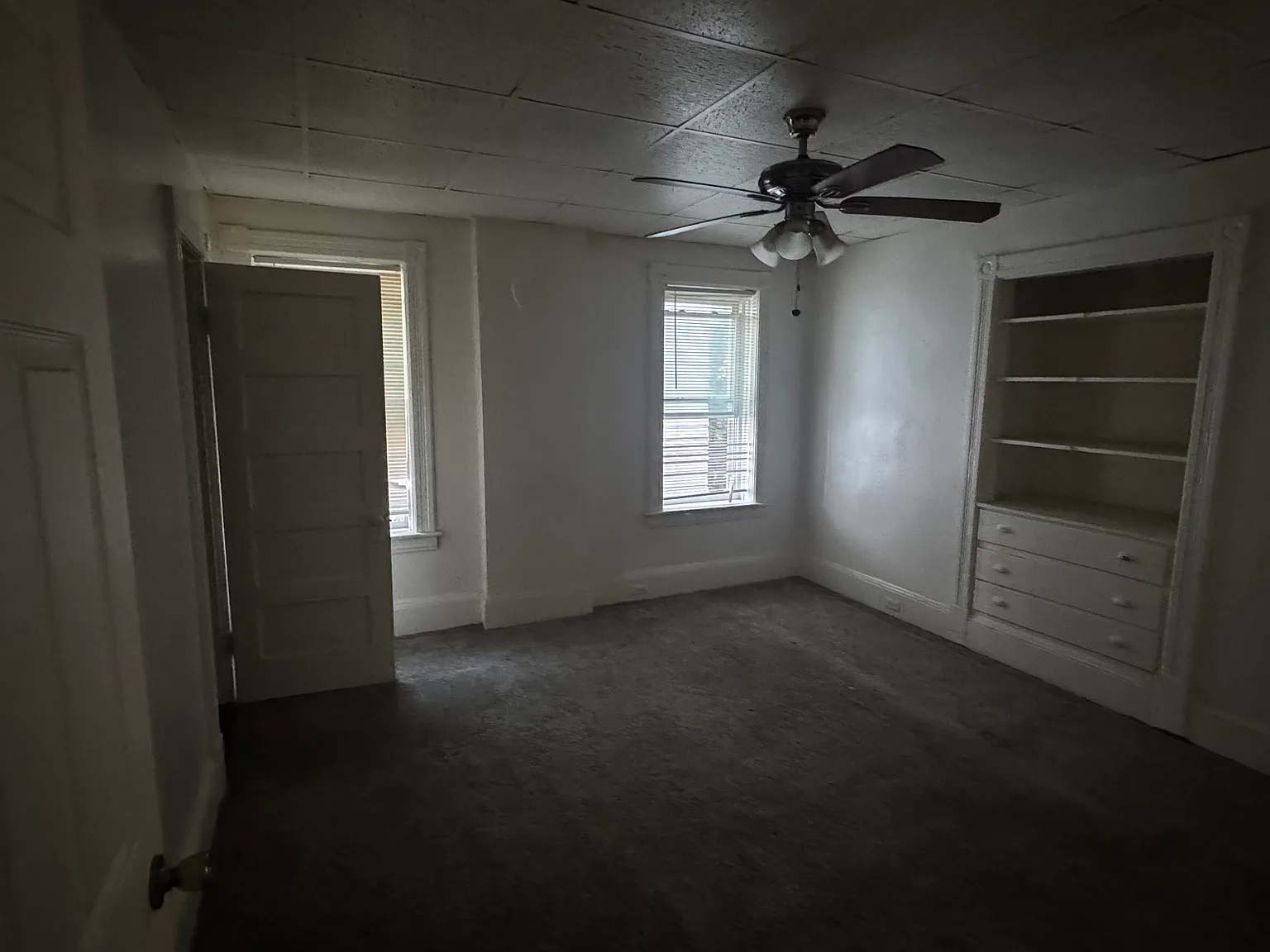 3 bed, 1300 sqft, $1,700 — Photo 3