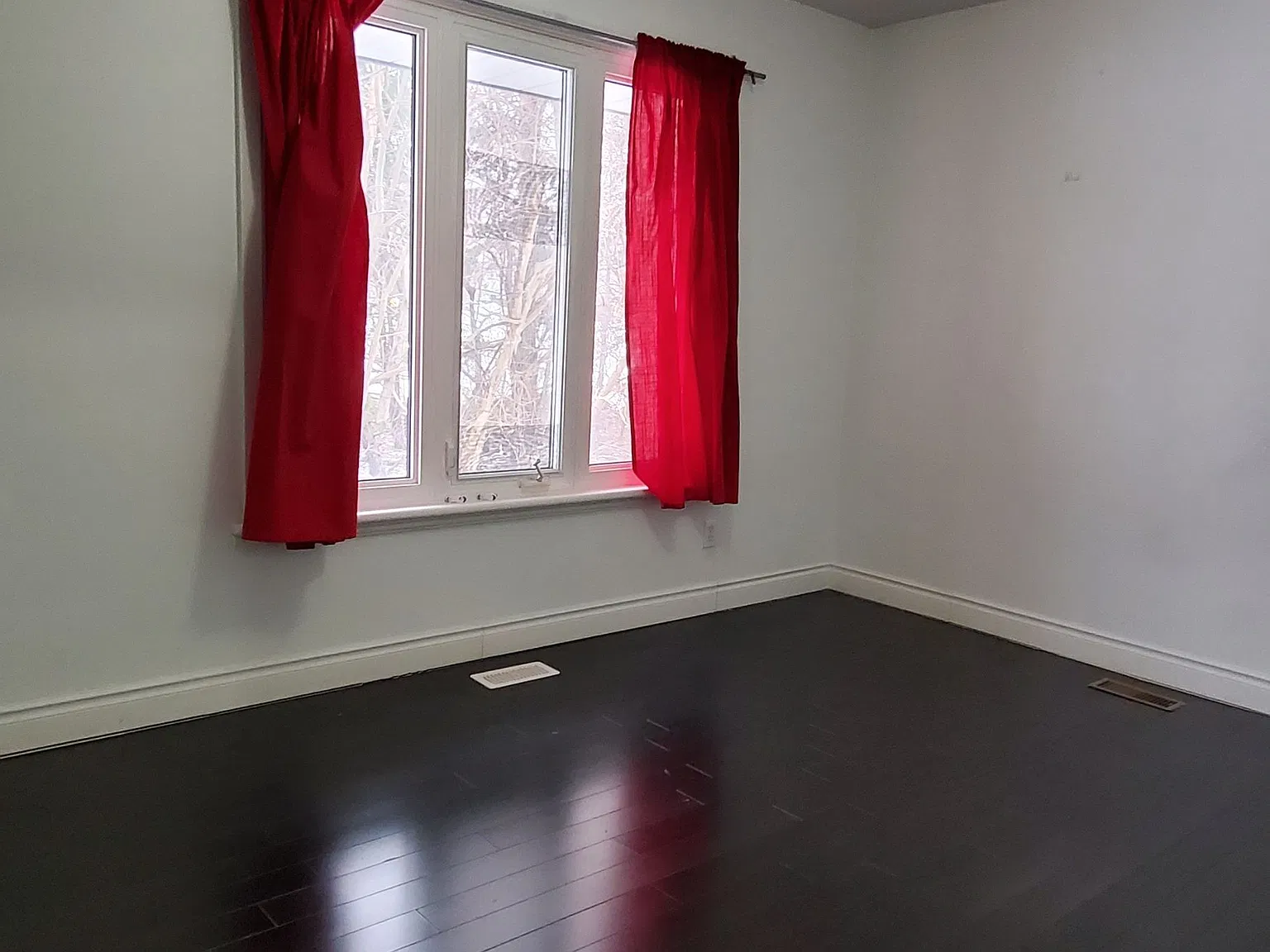 3 bed, $2,400 — Photo 4