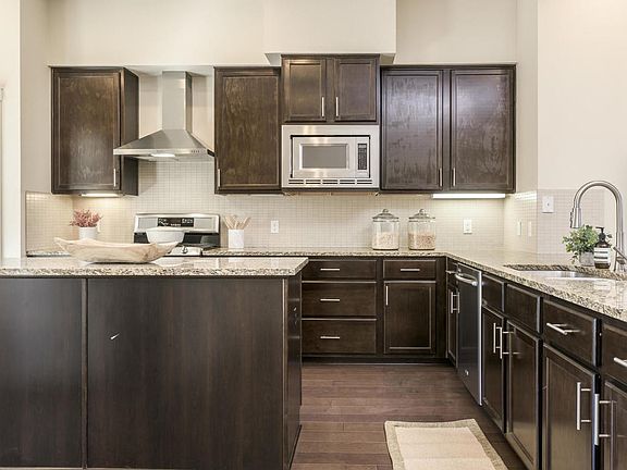 3rd image of 2520 Bluebonnet Ln Unit 9