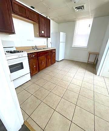 2nd image of 10 S 35th St APT 1