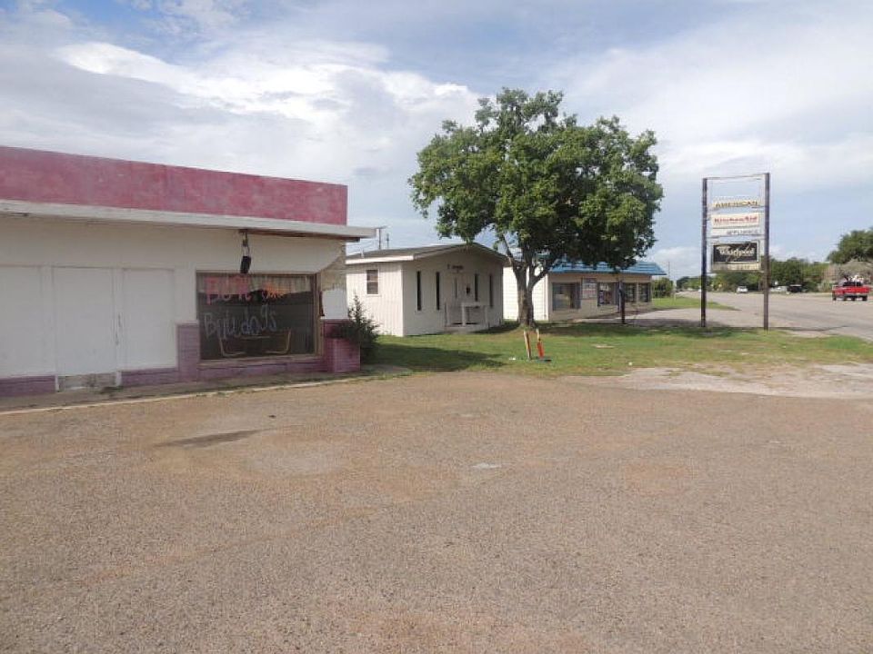 2nd image of 1923 W Austin St