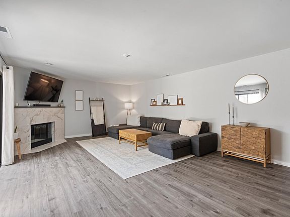 5th image of 959 Santa Cruz Way