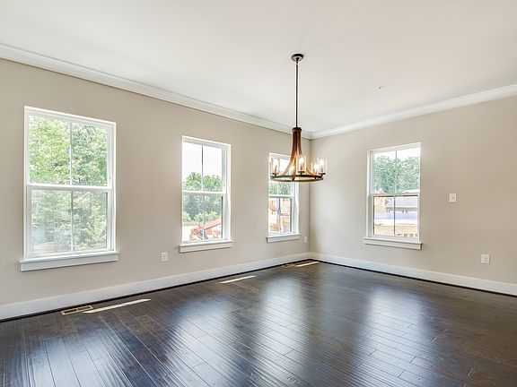 3rd image of 266 Caulfield Ln