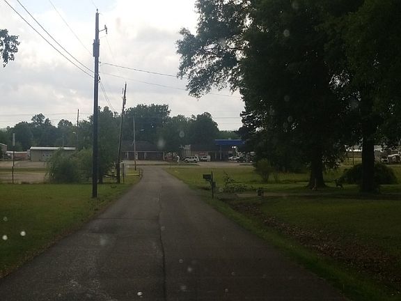 4th image of 610 Emerson Ave