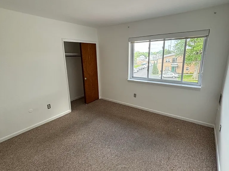 650 Brooke Rd — Photo 7