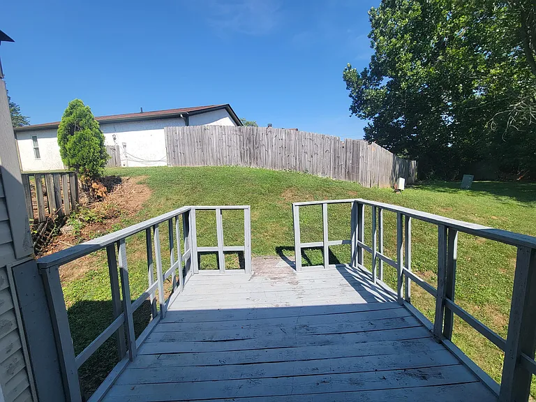 577 El Paseo Pl — Photo 10