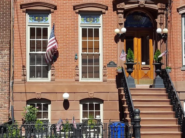 902 Bloomfield St, Hoboken, NJ 07030