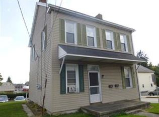 302 E Main St #2, New Holland, PA 17557