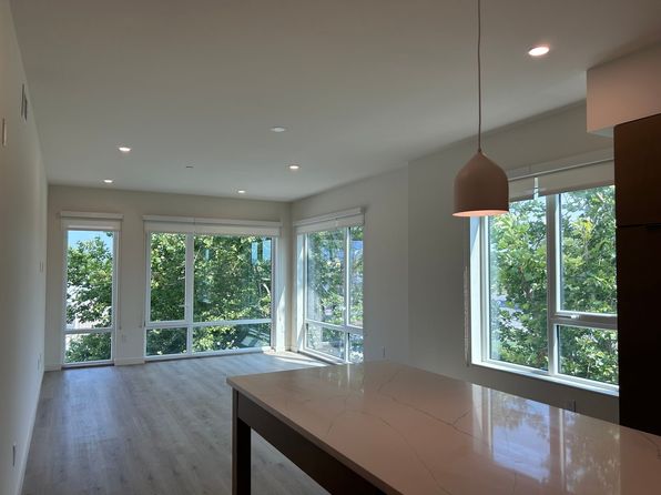 44 Springside Ave #2B