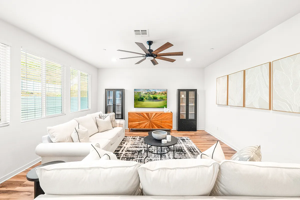 Building Photo - 7982 Sanremo Pl
