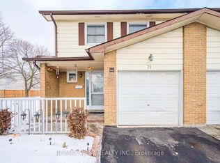 3525 Brandon Gate Dr #71, Mississauga, ON L4T 3M3