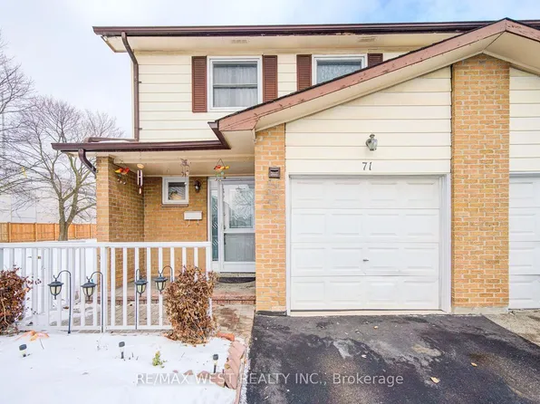 3525 Brandon Gate Dr #71, Mississauga, ON L4T 3M3