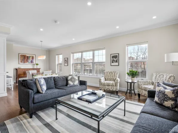 10 Byron Place #214, Larchmont, NY 10538