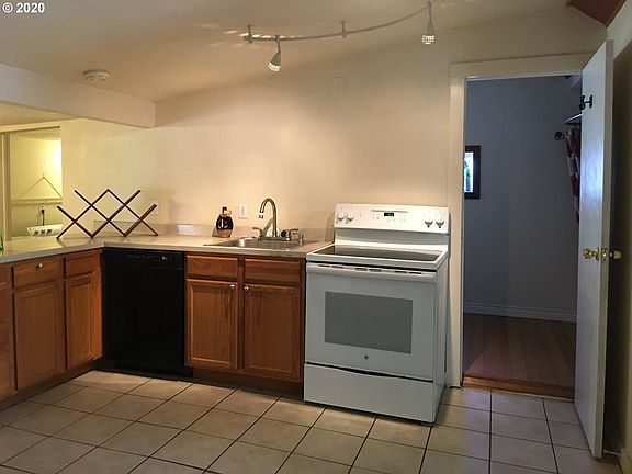 5th image of 780 SE 13th Ave