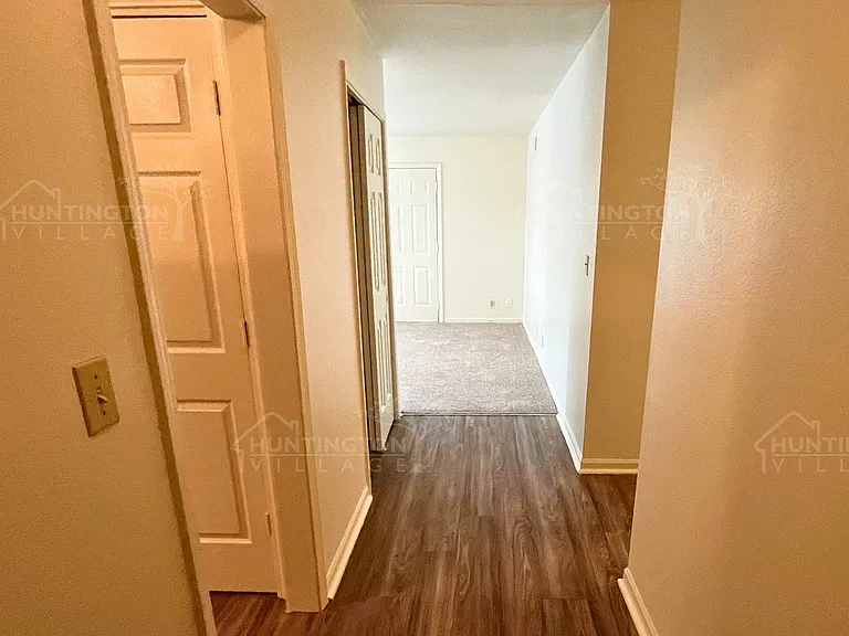900 Olmstead St — Photo 5