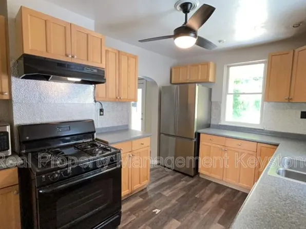 303 Lexington Ct, Carnegie, PA 15106