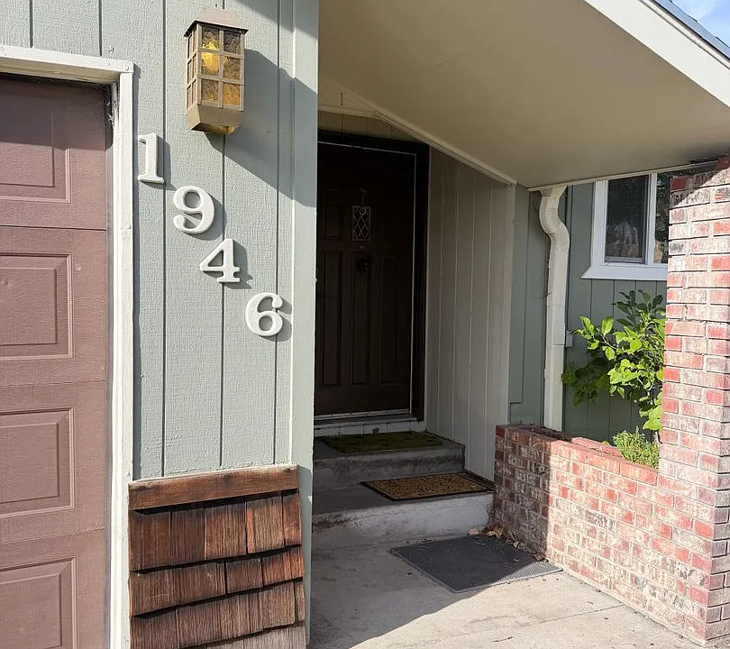 1946 N Eldorado Ave